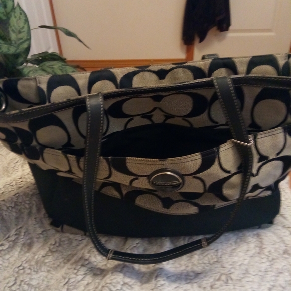 Coach hand bag - Picture 5 of 5